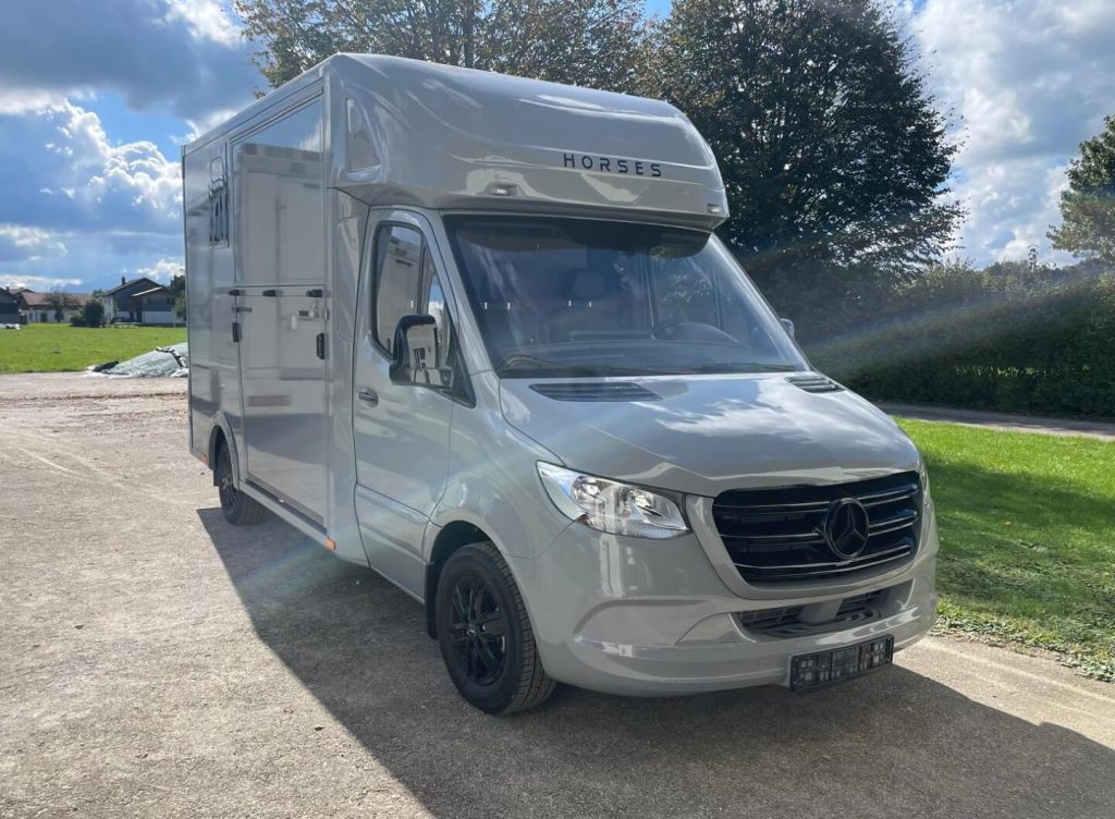 Mercedes Sprinter Horse Truck Stock - new